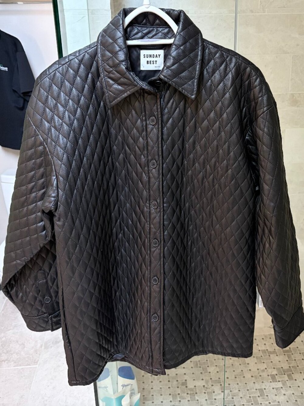 Aritzia, Sunday Best Quilted Vegan Leather Shirt Jacket, Size M.